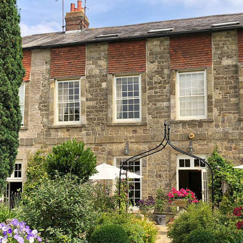 BM Sash Window Restorations covers all aspects of sash windows. Repairs, renovation or even replacements. Servicing Winchester, Alresford, Romsey, Hursley and all of Hampshire